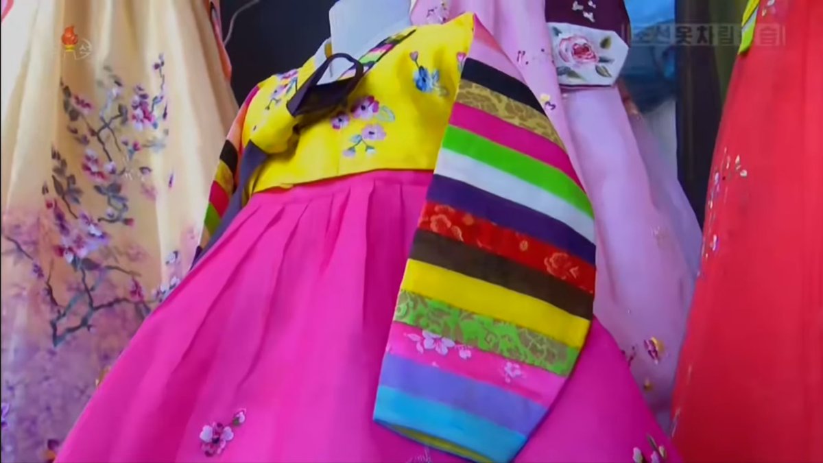 그 밖의 북한의 한복들
그나저나 조선옷전시회 행사는 따로 안여나,,,