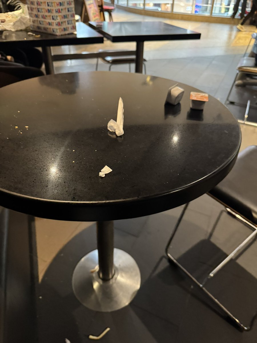 JamesStupple's tweet photo. @McDonaldsUK @McDonalds pretty hard to enjoy a meal when your restaurant is this dirty https://t.co/0SsMTLXzjs