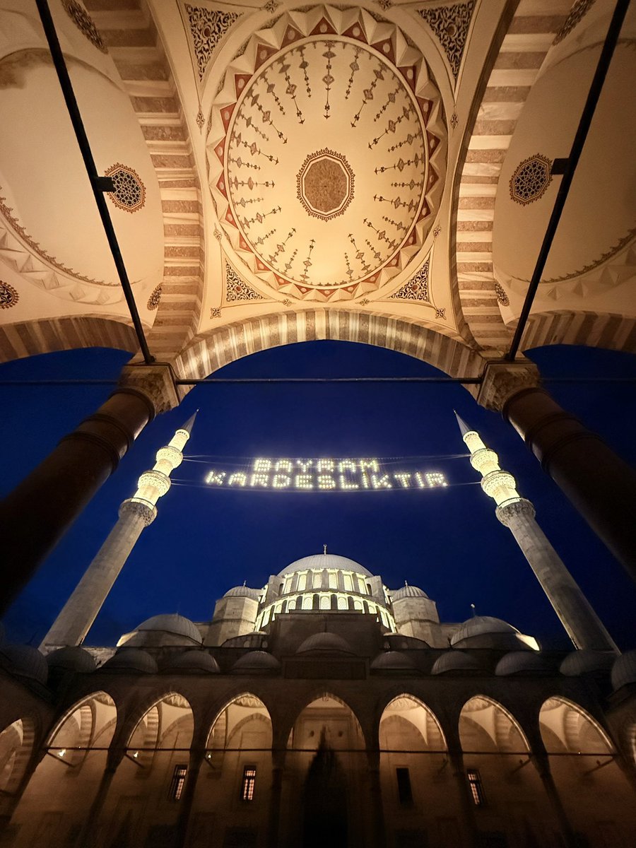 “ Bayram Kardeşliktir “

📍 Süleymaniye Camii