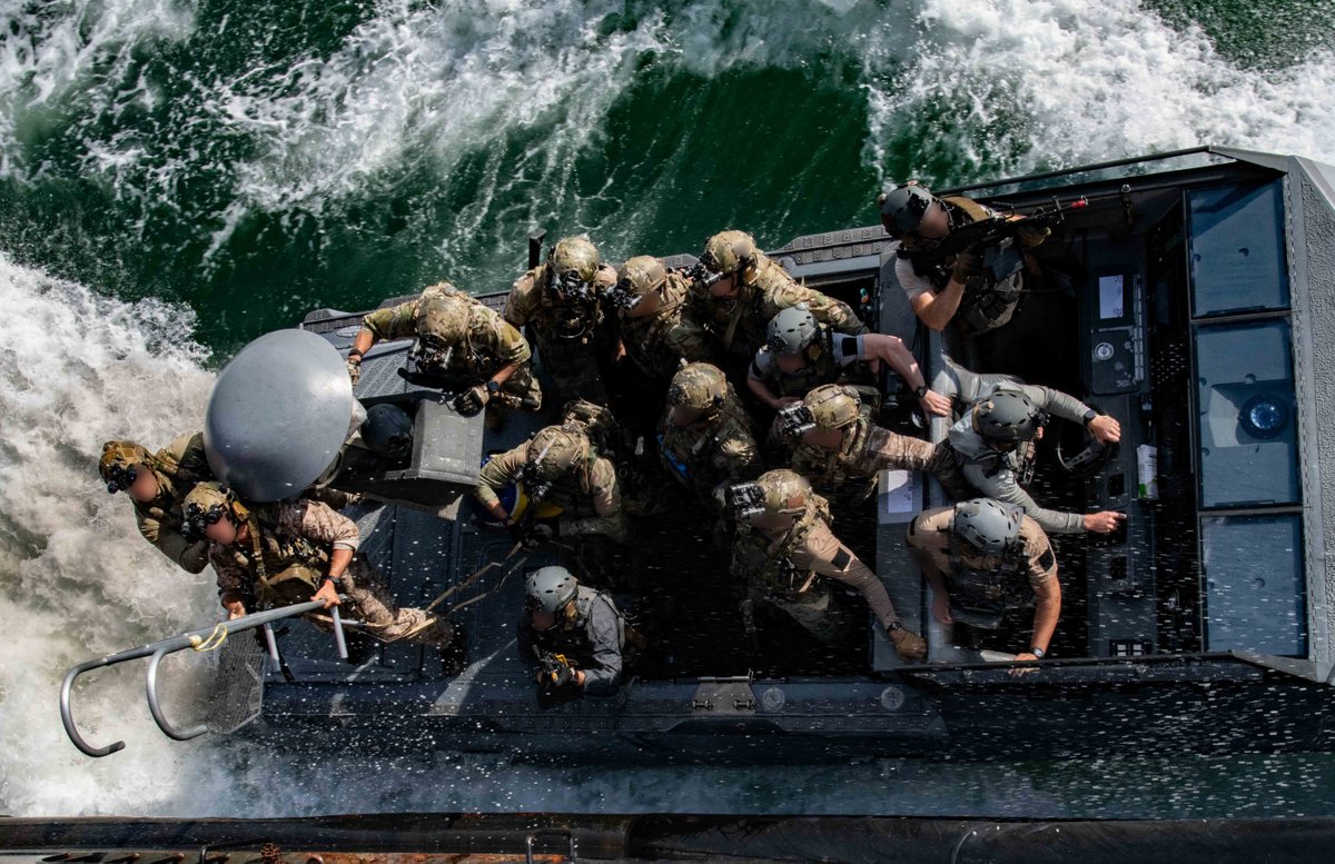U.S. Navy tweet media