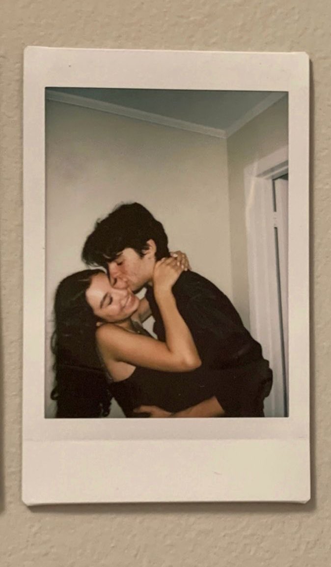 brivnhood's tweet photo. non so cosa ci riserverà il futuro, ma sarai sempre una persona speciale per me e una delle parti più importanti della mia vita.
buon compleanno 🤍👧🏻 https://t.co/XrqIdfr0zz