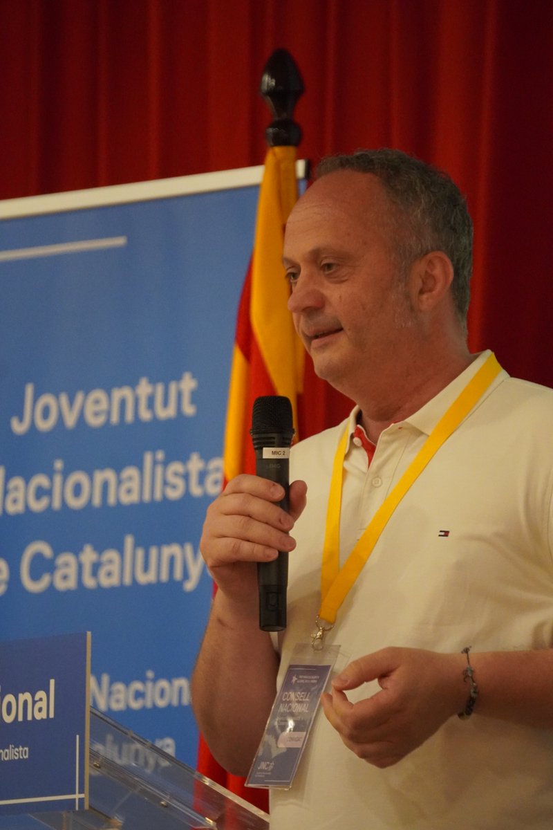 🔵Cloenda a càrrec del President de la Vegueria de Junts al Penedès, Xavier Vidiella.

💬 “Quan et compromets amb la JNC no deixes de formar-ne part i que us demano que valoreu molt al company que teniu al costat, mireu que teniu en comú, quin compromís adquiriu amb el país.”