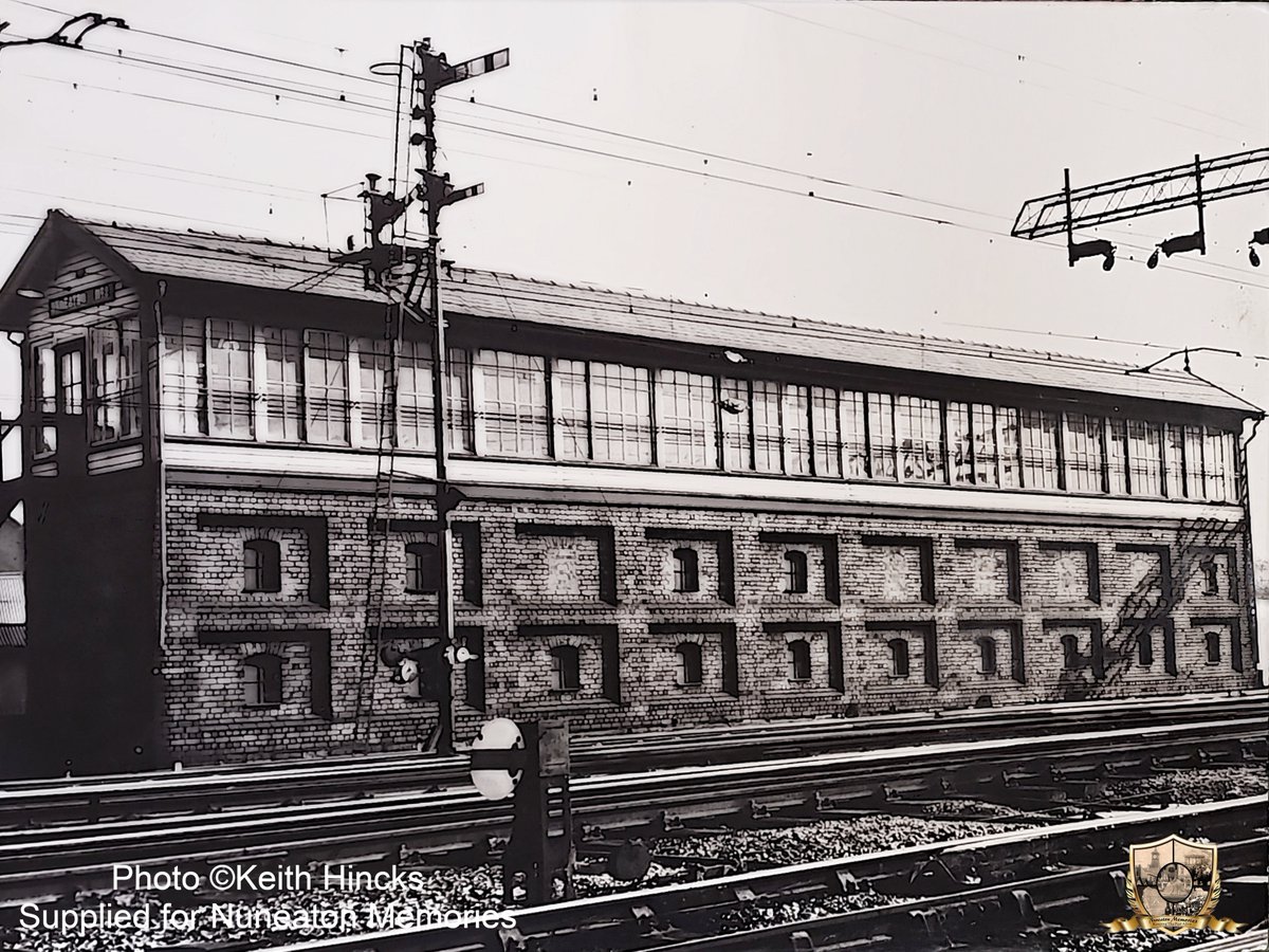 Nuneaton Memories (@nuneatonmems) on Twitter photo One for our rail enthusiasts - #Nuneaton Signal Box - date of photo believed to be 1970s <a href="/NuneatonRailway/">NuneatonRailwayCircle</a> One for our rail enthusiasts - #Nuneaton Signal Box - date of photo believed to be 1970s <a href="/NuneatonRailway/">NuneatonRailwayCircle</a>