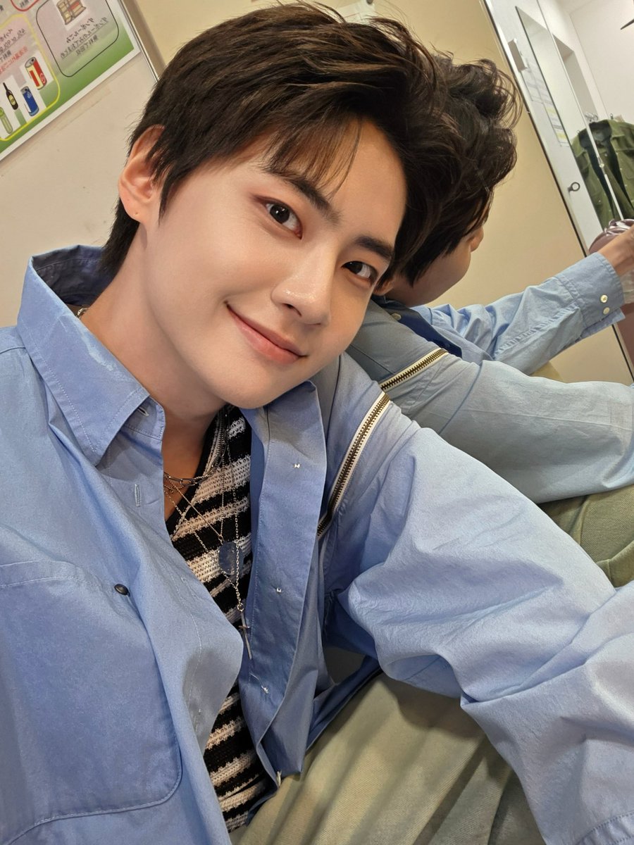 AJINHAE's tweet photo. 너의 서른 번째 생일을 축하할 수 있어서 영광이야😆💙
#서른이지만_아기태양입니다
#ALWAYS_JINHYUK_DAY
아니 근데...해시 넘 귀여움🤭 https://t.co/O3KMV2CoqX