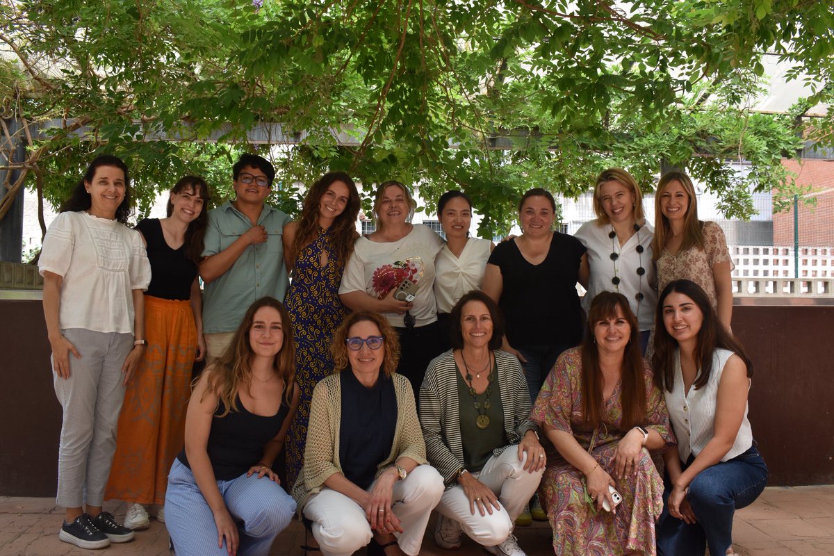 Celebrem l’entrada dels 17 nous residents de #medicina i #infermeria familiar i comunitària que han escollit la #UDMAFIC Clínic-Maternitat com a centre per realitzar la seva residència!
 
#MIR #IIR #CAPSBE #docenciaCAPSBE #residentsCAPSBE