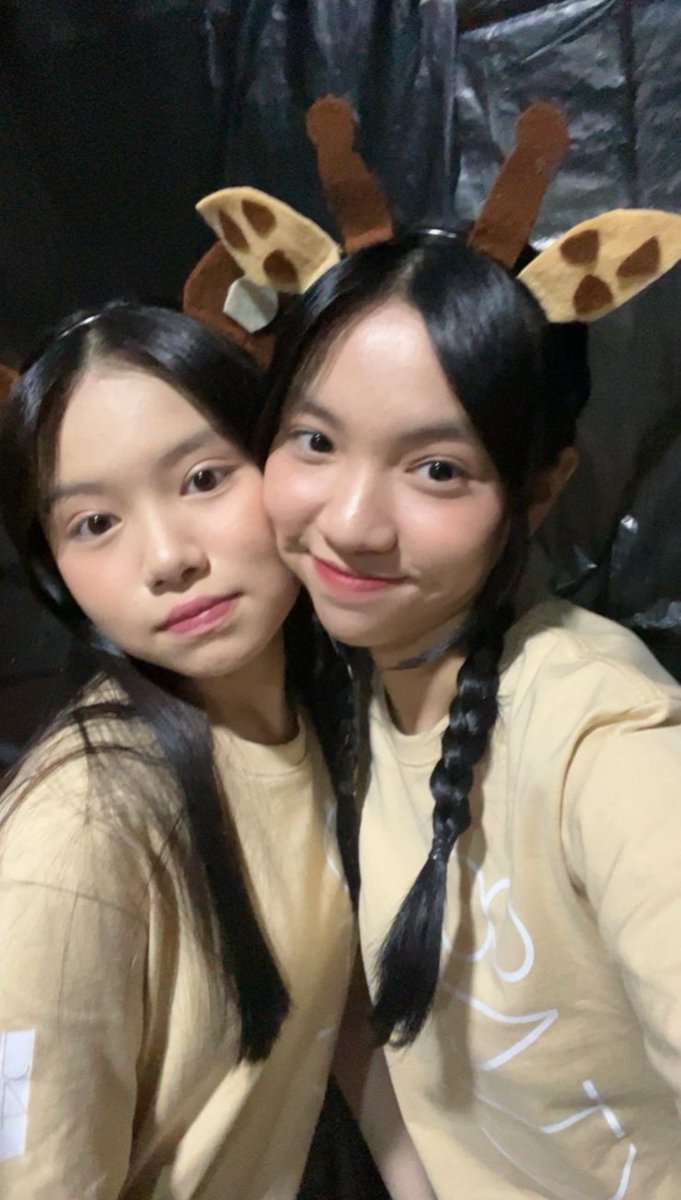 denniswangs285's tweet photo. Happiest bday to 1 of my childhood friend yang dipertemukan lg pas september tahun kemarin @_Letyciamoreen 🫵 panjang umur, sehat selalu, rejeki lancar, makin disayang mami papi jugaa. semoga yang disemogakan, tersemogakan. life’s tough, but so are you‼️‼️
#Chapter15NewBeginning https://t.co/y5nxtYWAp7