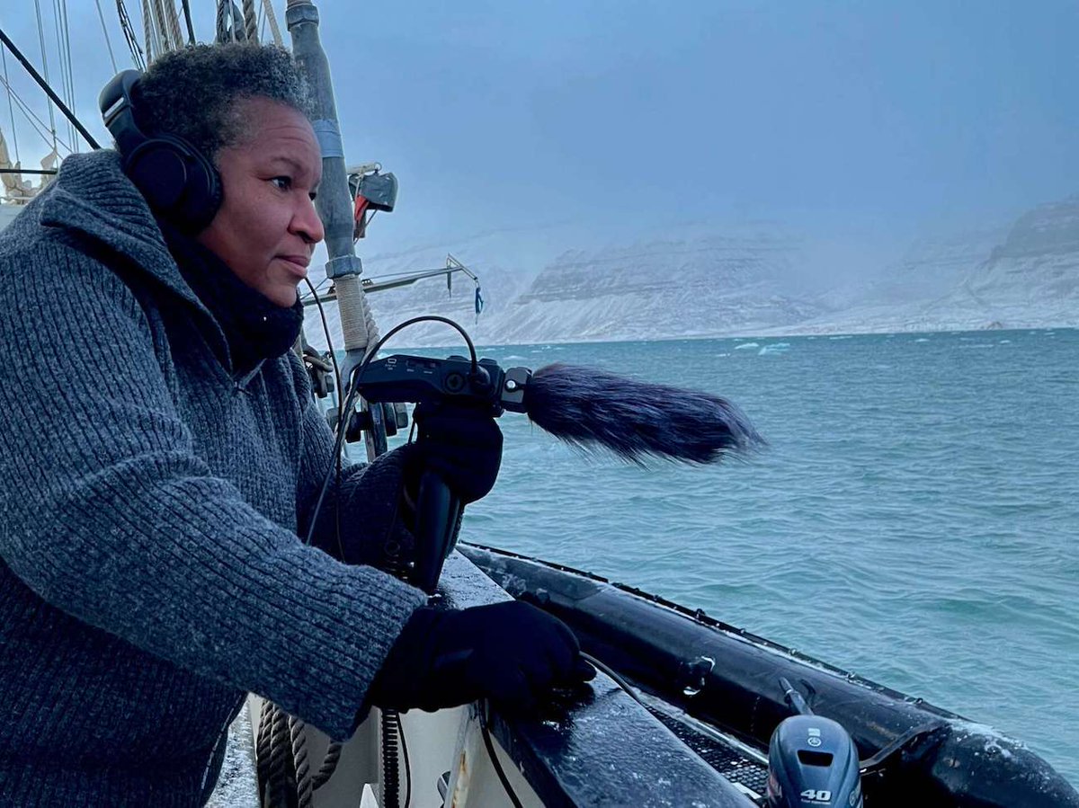 What does it sound like when melting glacier calves &amp; crashes into the sea? Environmental sound artist Mary Edwards turns recordings of glacial phenomena into collaborative performances. <a href="/LamontEarth/">LDEO</a>'s Jonathan Kingslake explains science. Via <a href="/GlacierHub/">GlacierHub</a>: lamont.columbia.edu/news/composers…
