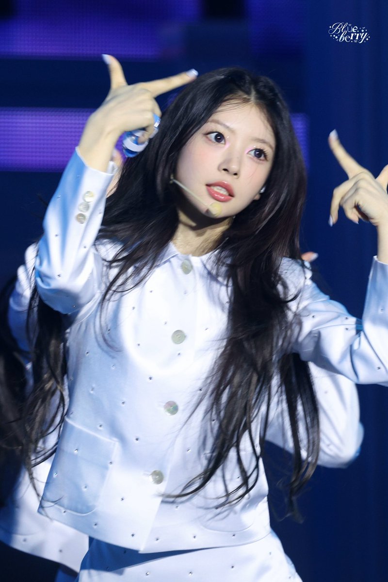 blueberry1008's tweet photo. 250607

#모카 #モカ #MOKA 
#ILLIT             #아일릿 https://t.co/hlxPfyi4Ql