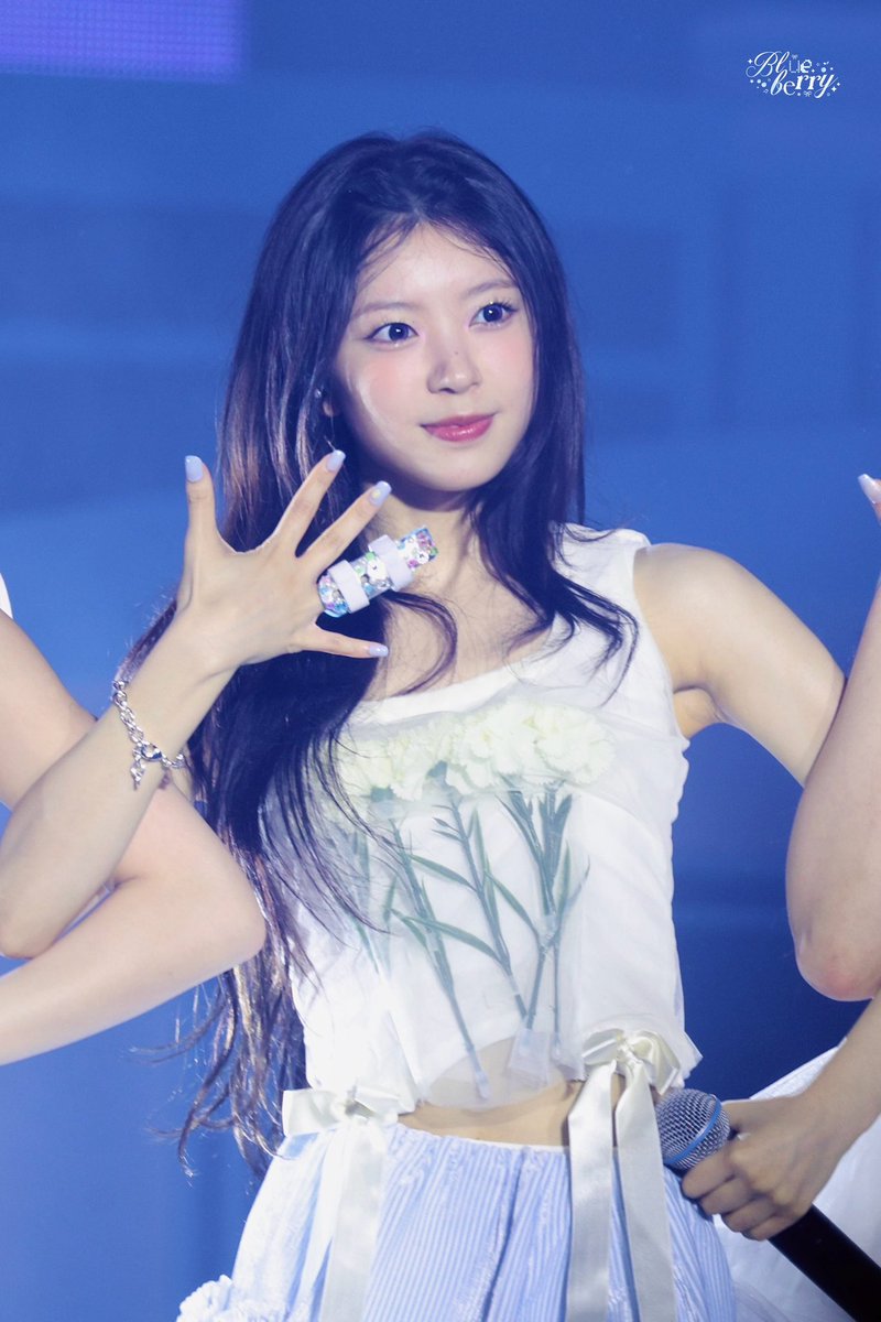 blueberry1008's tweet photo. 250607

#모카 #モカ #MOKA 
#ILLIT             #아일릿 https://t.co/hlxPfyi4Ql