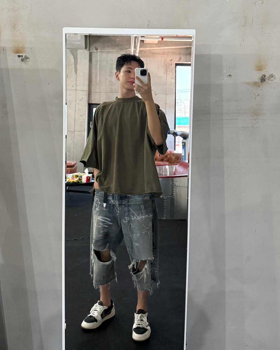 250607 #hoshi 🌟

🐯 haha💚

#호시 <a href="/pledis_17/">세븐틴(SEVENTEEN)</a>