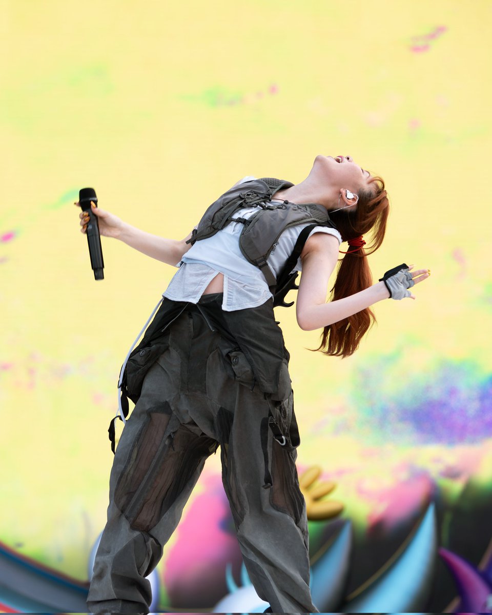 El J-pop totalmente colorido de Yoasobi fue el mejor arranque posible para la jornada de viernes del Primavera Sound Barcelona.
📸 by <a href="/judittrota/">Judit Trota</a>