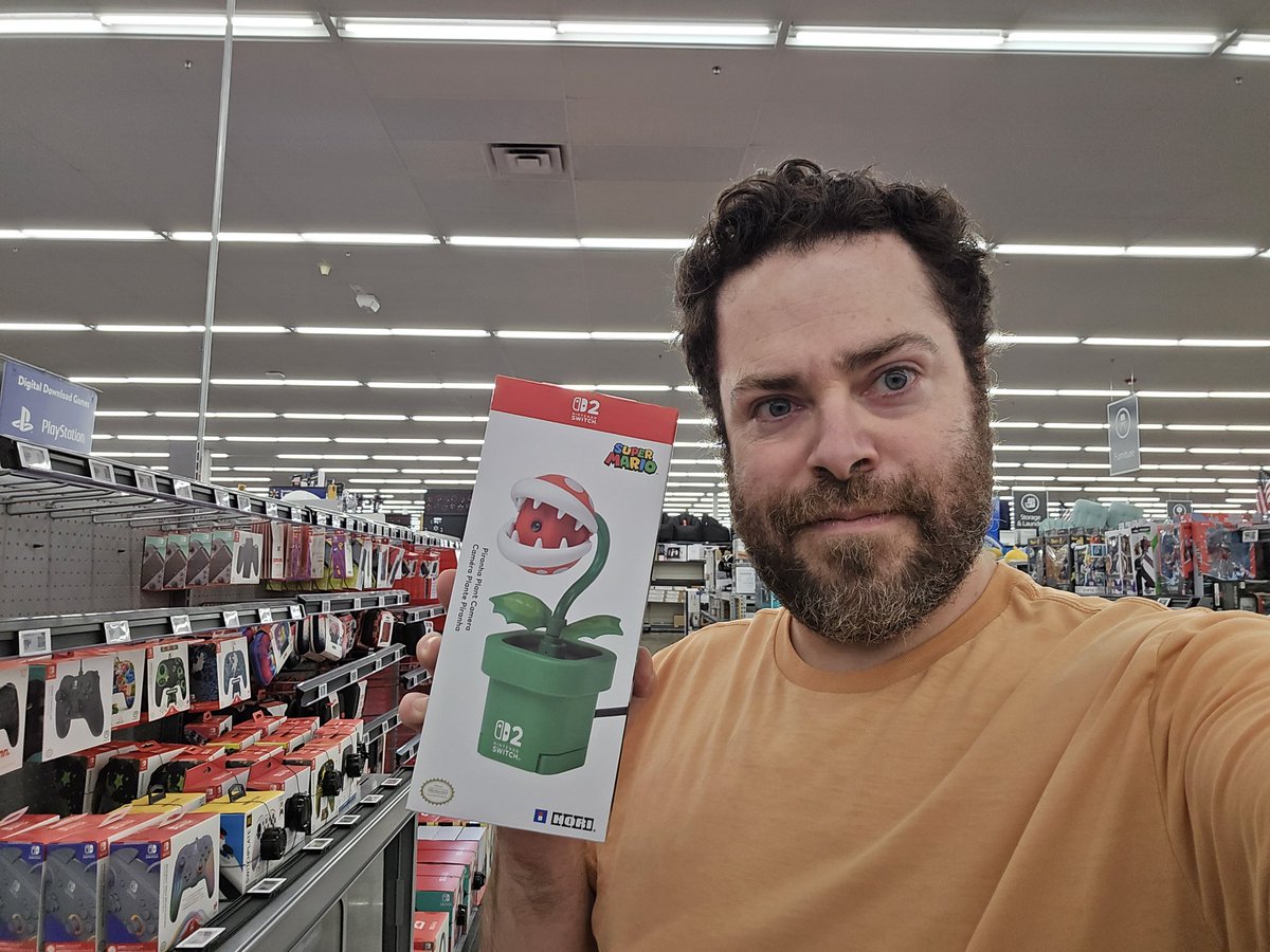 I wasn't gonna get any accessories or anything else for the Nintendo switch 2 right away, but I needed the piranha plant camera. But im happy I did.