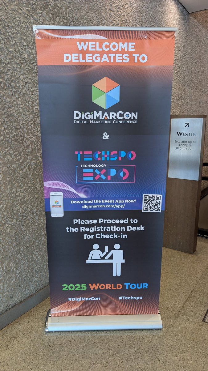 si1very's tweet photo. I was asked to be a last-minute pinch-hitter keynote speaker at the @DigiMarCon conference in Dallas this week! It was a fun break from my usual case load, and I wanted to see what the conference was like since I've never been. It was fun to meet the attendees and speakers! https://t.co/FKp8JFl2zH