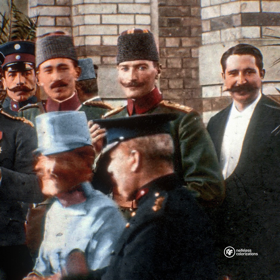neifeless's tweet image. Mustafa Kemal Atatürk ve Ali Fethi Okyar, 17-28 Eylül 1910 tarihleri arasında Fransa’da düzenlenen Picardie Askeri (Hava) Manevralarında.