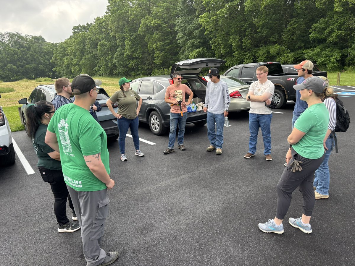 Grateful to spend some time this morning hosting the <a href="/ACC_National/">American Conservation Coalition</a> and the <a href="/IFYRepublicans/">Indiana Young Republicans</a> for a “Day of Service” event at the Hague Road Nature Preserve alongside my friend <a href="/ShonkwilerIN29/">Alaina Shonkwiler</a> in beautiful Noblesville!