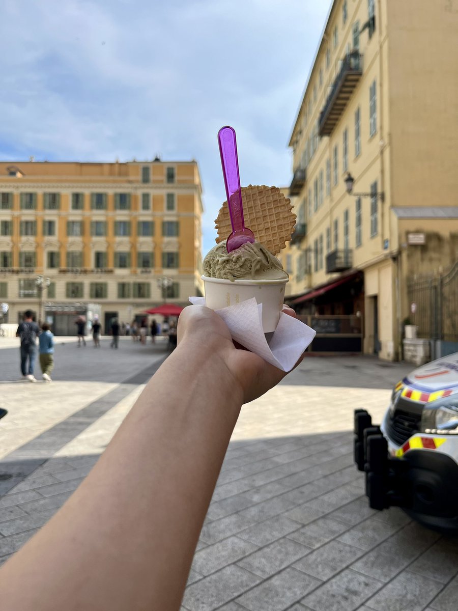 glenzdoll's tweet photo. gelato🇫🇷 https://t.co/14HDXczOwD