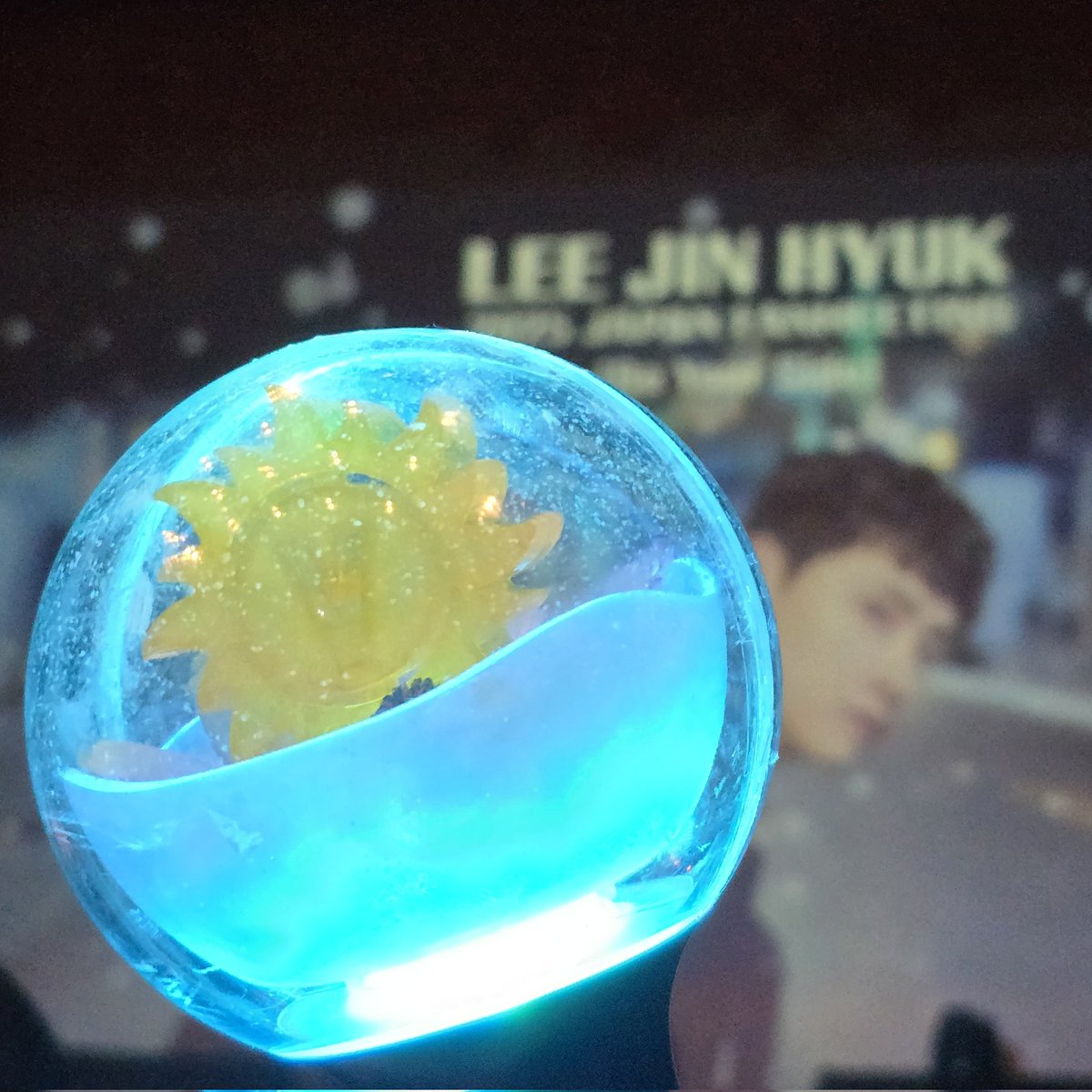 smile_babysun's tweet photo. 진혁아 올해도 생일 정말 정말 축하해💙
#서른이지만_아기태양입니다
어느새 익숙하게 돌아온 너의 생일을
처음인듯 특별한 마음으로 축하할 수 있어서 기뻐
#ALWAYS_JINHYUK_DAY https://t.co/nB53eDINxT