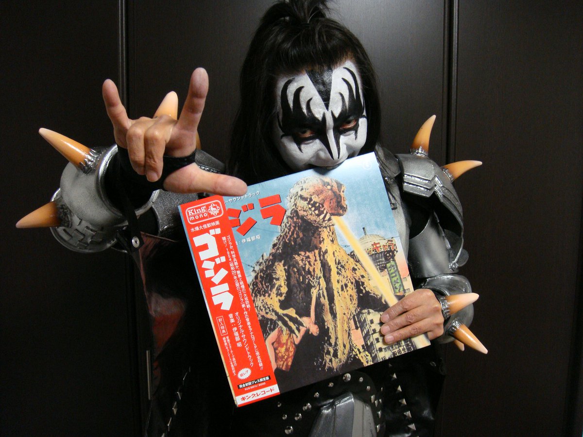 MetalSebo's tweet photo. 推し集結！ゴジラ 禰󠄀豆子ちゃん 翔平くん きゃりーちゃん 貞ちゃん 来夢先輩 KISSのジーン タイガークイーン（引退したのでマスクで😭）たまに推しの格好をしたがる(^_^;) https://t.co/rwkJpxKuaD
