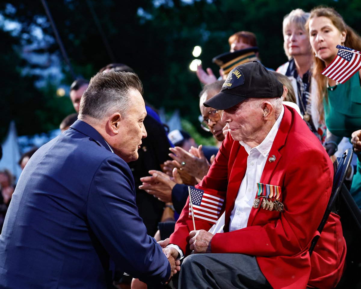 MemorialDayPBS's tweet image. Robert Patrick pays tribute to Iwo Jima veteran Don Graves at the 2025 National Memorial Day Concert.
Miss Robert’s tribute? Stream the show now: bit.ly/4dNPk1Y
@robertpatrickT2 #MemDayPBS #MemorialDay #RobertPatrick