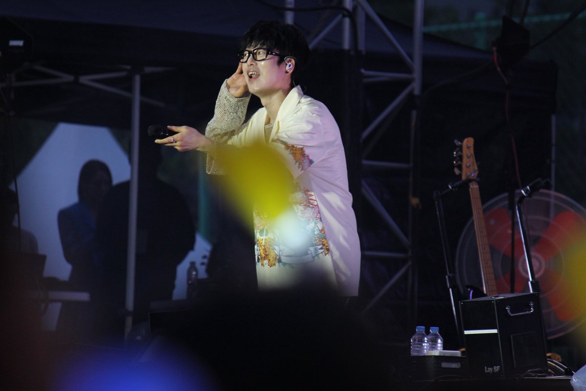 신난 개구리
덕분에 초점도 안 맞고