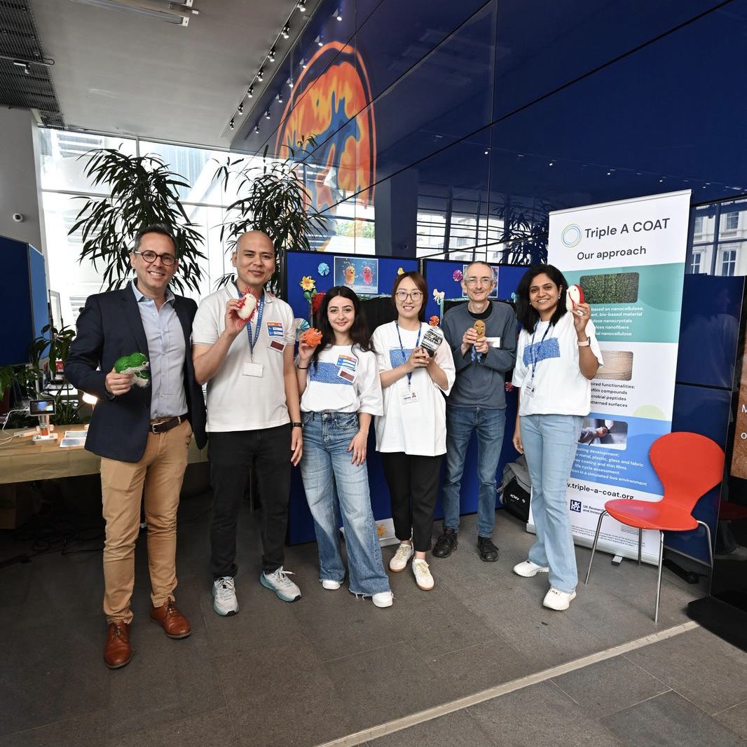 We are at the Great Exhibition Road Festival where <a href="/EUDepAmbUK/">EU Deputy Ambassador to the UK</a>  Isabell Poppelbaum unveiled the Eureka Zone, a cluster of projects showcasing EU-funded research. 

ℹ️ eeas.europa.eu/delegations/un…

#HorizonEurope