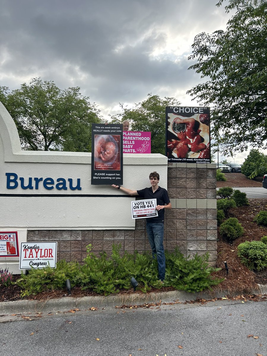 GRTL's tweet photo. Thank you to our Northwest Georgia Right To Life chapter for standing for life today outside the GOP convention!
Stand for life by signing the personhood petition at https://t.co/TQRVsKNwAD
#georgiarighttolife #endabortionnow #equalprotection #personhood #imagodei https://t.co/7AemkJ7uPs