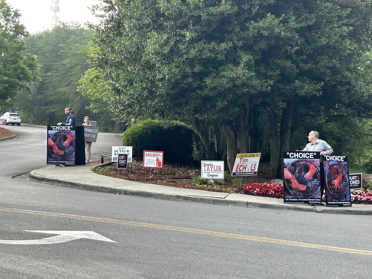GRTL's tweet photo. Thank you to our Northwest Georgia Right To Life chapter for standing for life today outside the GOP convention!
Stand for life by signing the personhood petition at https://t.co/TQRVsKNwAD
#georgiarighttolife #endabortionnow #equalprotection #personhood #imagodei https://t.co/7AemkJ7uPs