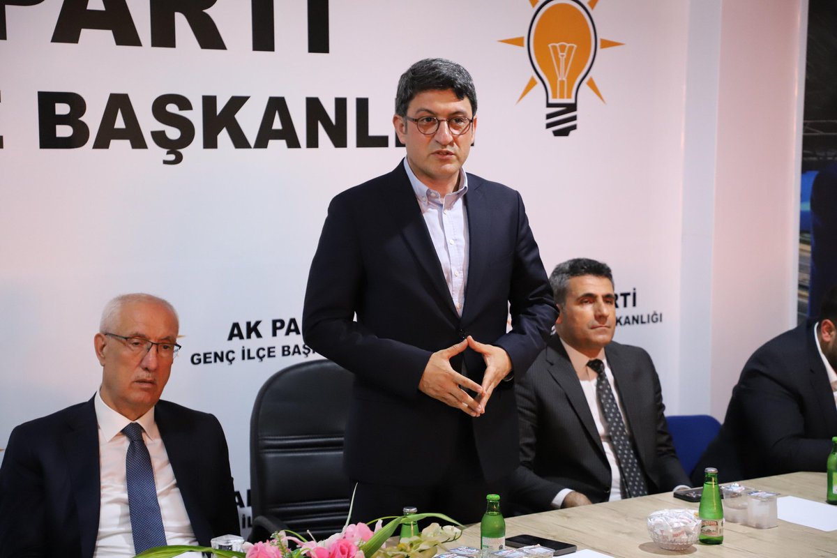 Korkutata_Zeki's tweet photo. 📍Bingöl – Genç

Genç İlçe Teşkilatımızın düzenlediği bayramlaşma programında, teşkilatımızın fedakâr mensuplarıyla bir araya gelmenin mutluluğunu yaşadık. 
Birlik ve beraberliğimizi pekiştiren bu anlamlı buluşmada, omuz omuza nice güzel bayramlara ulaşma temennimizi yineledik. 

Teşkilatımıza emek veren tüm  arkadaşlarıma gönülden teşekkür ediyorum.