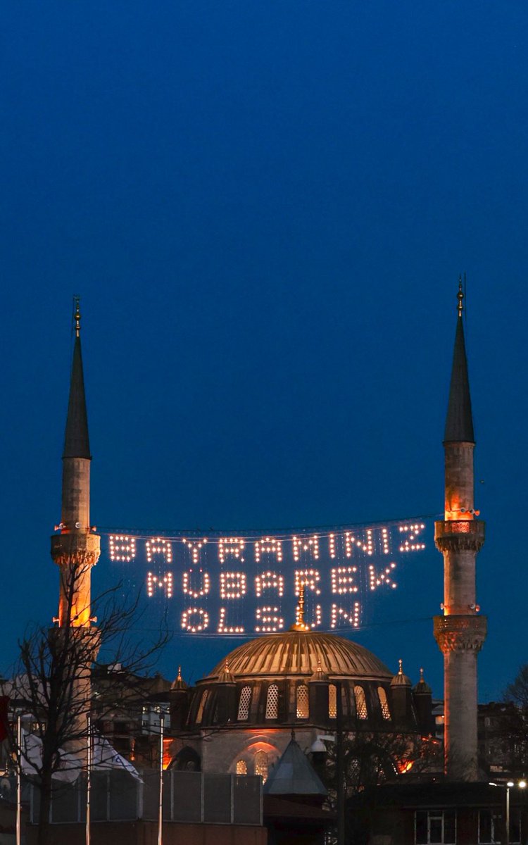 📍 Valide-i Cedid Camii

📷 Hasan Kaptan