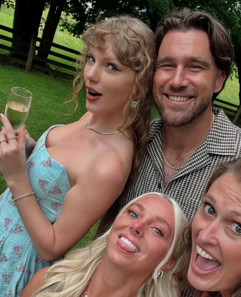 sophia⸆⸉ lost labyrinth. (@illicit8affairs) on Twitter photo 