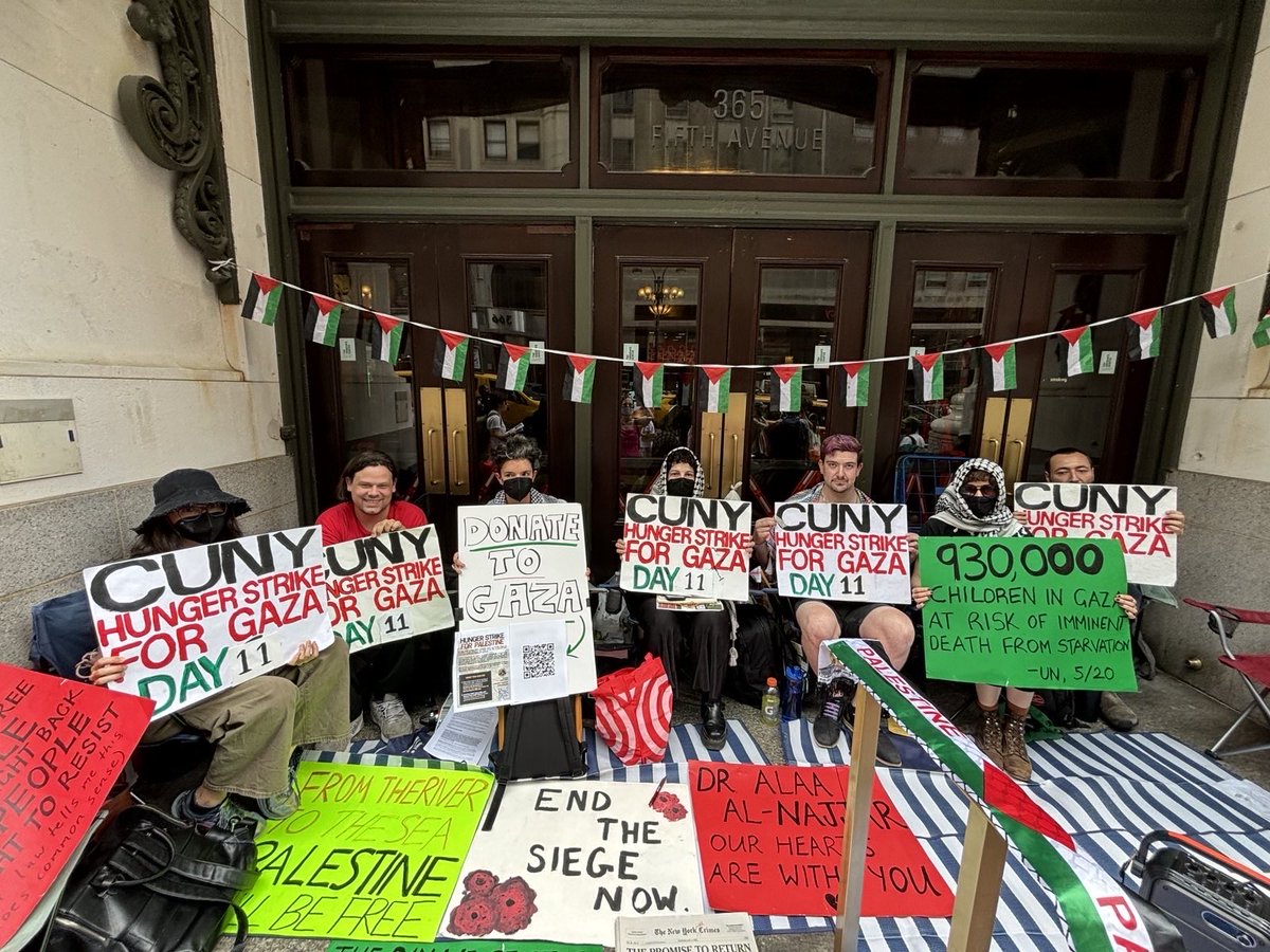 Cuny4P's tweet photo. 🧵 Day 11 recap of the CUNY Hunger Strike for Gaza
Friday brought a wave of new strikers from across CUNY—CUNY Law, CSI, Brooklyn College, BMCC, KCC, &amp; the GC. Organizers across NYC continue to show up with powerful teach-ins &amp; support. A 🧵Read dispatch: https://t.co/q1Qm5F4aP2 https://t.co/aOcRRpRcYd