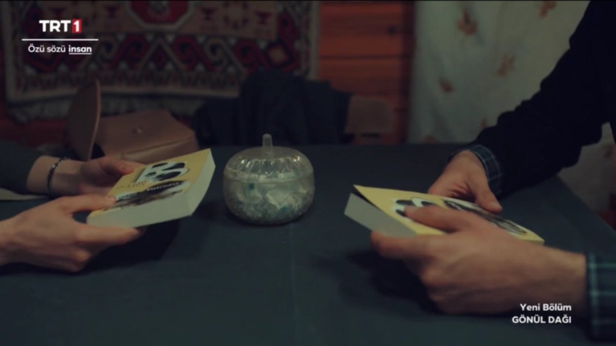 Biliyor muydunuz? 
Bir zamanlar bu ülkede  “Seni seviyorum" demenin bir yolu kitap hediye etmekten geçerdi. ☺️📚