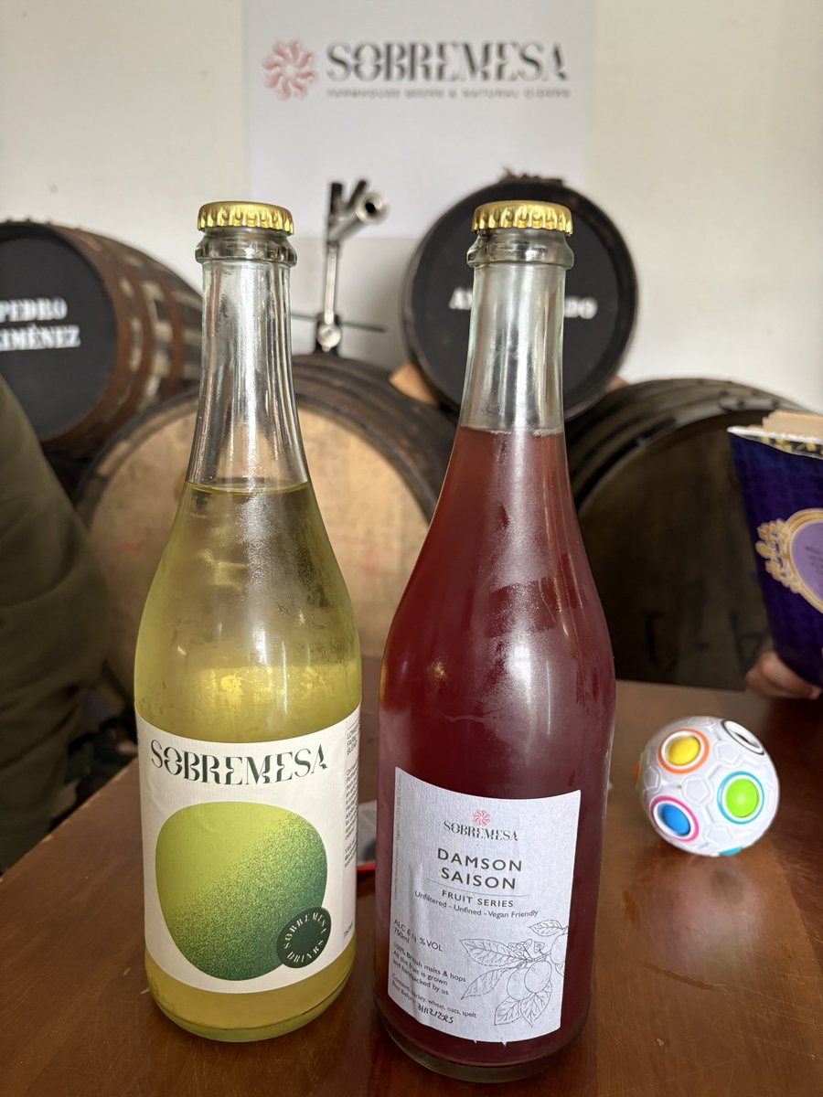 susiebear78's tweet photo. Tap room o’clock #sobremesa #talgarth #localbeers #localciders https://t.co/xvK0Di6frt