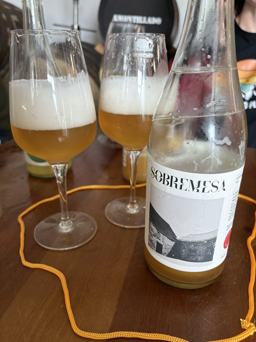susiebear78's tweet photo. Tap room o’clock #sobremesa #talgarth #localbeers #localciders https://t.co/xvK0Di6frt