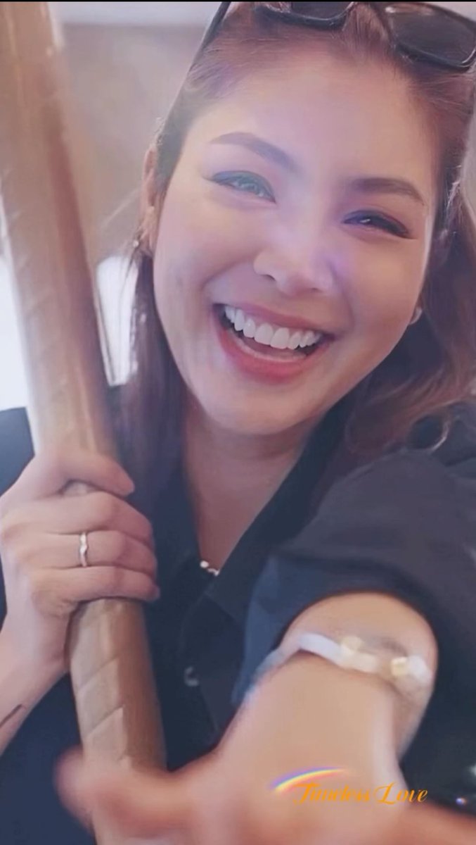 fffenty's tweet image. meu amor tem o sorriso mais bonito do mundo!!!!!

#FayePeraya