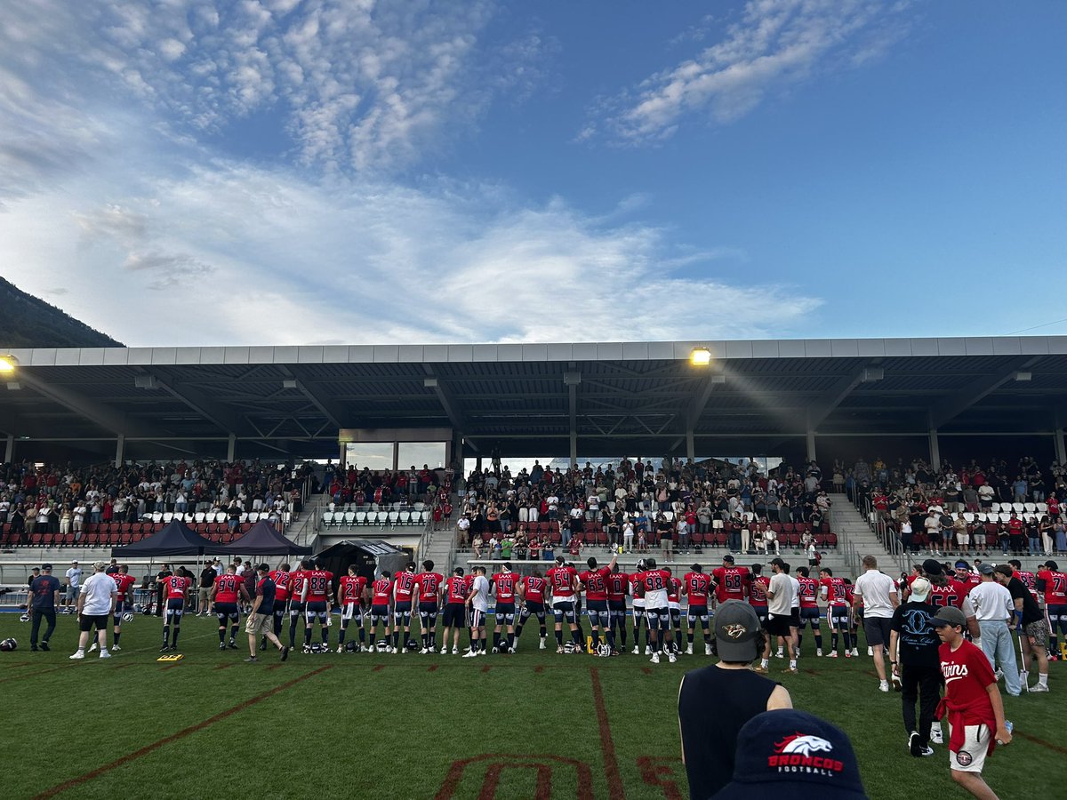 CoachAlonso's tweet photo. Calanda Broncos stadium https://t.co/HVR5qMSJA9