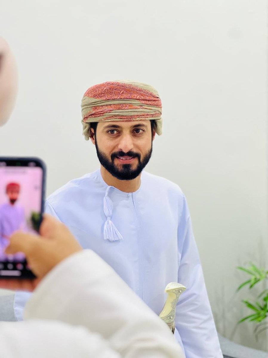 __HUMID's tweet photo. العيد فرحة تُنثر في القلوب، وبهجة تُرسم على الوجوه، وقلوبٌ تنبض بالمحبة والصفاء
#كل_عام_وانتم_بخير 
#عيد_الأضحى_المبارك https://t.co/zzqhz89owz