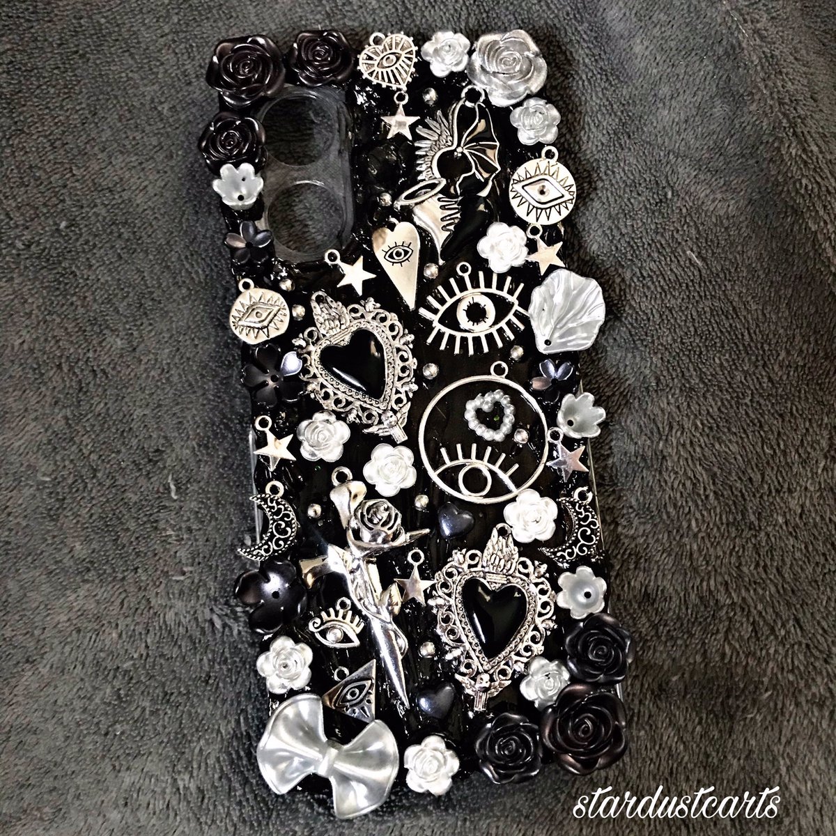 Stardustcarts's tweet image. 🎀Decoden Phone Case🎀

DM FOR COMMISION 💌

Price starts at 400php

nego dop | gcash | j&amp;amp;t

# wts lfb ph coquette seventeen nct dream 127 wayv aespa red velvet ive izone wonyoung twice blackpink zb1 skz txt bts svt enhypen treasure trsr lesserafim nwjns iphone samsung android