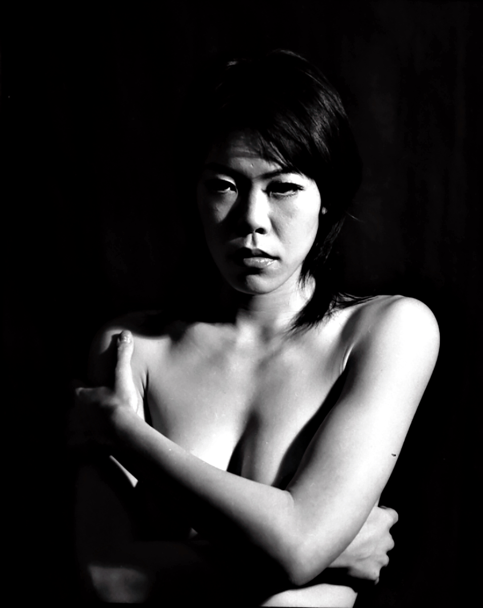 antoniscot_ph's tweet photo. Archive
Shooting in B&amp;W Film

#antoniscot_photo
#glamour #fineart #naked #nude #nudeart #portraitphotography #portrait #skin #boudoir #tattoo #boudoirphotography #nudo #woman #mood #BodyPositivity #NakedAndFree #EmbraceYourself #LoveYourBody #SelfAcceptance #BodyConfidence https://t.co/xkxM7zlqU6