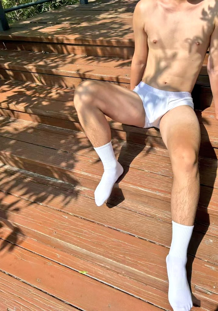 去年夏天……
海边小露……