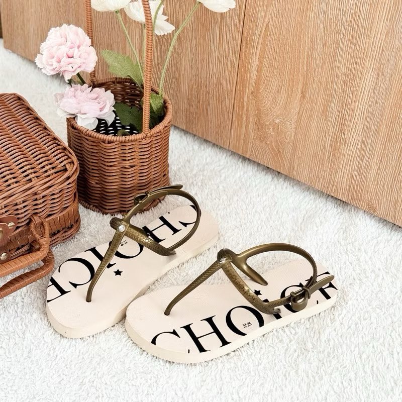 รองเท้าแตะรัดส้น LOGO CHO-I-CE รุ่นฉลองครบรอบ 14 ปี
~~ s.shopee.co.th/4Ao0btyImh

#รองเท้า #รองเท้าแตะ #รองเท้ารัดส้น #แฟชั่น #แฟชั่นเกาหลี #รองเท้าแฟชั่น