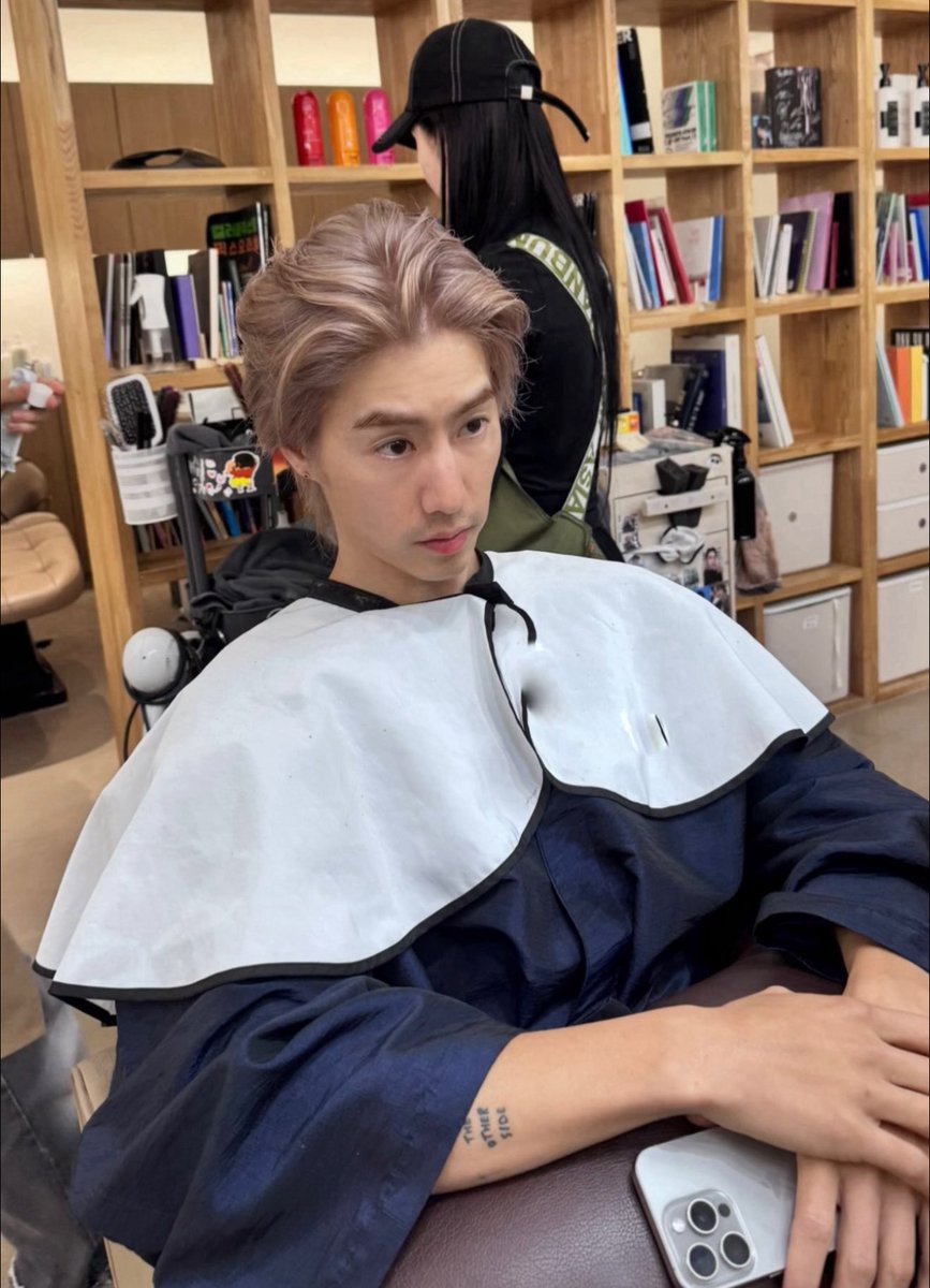 ฉันเอ็นดูหน้าพี่มาร์คมาก ฮีง่วงปะฟิวพยายามถ่างตา 5555555 🤏🏻🤏🏻🤏🏻