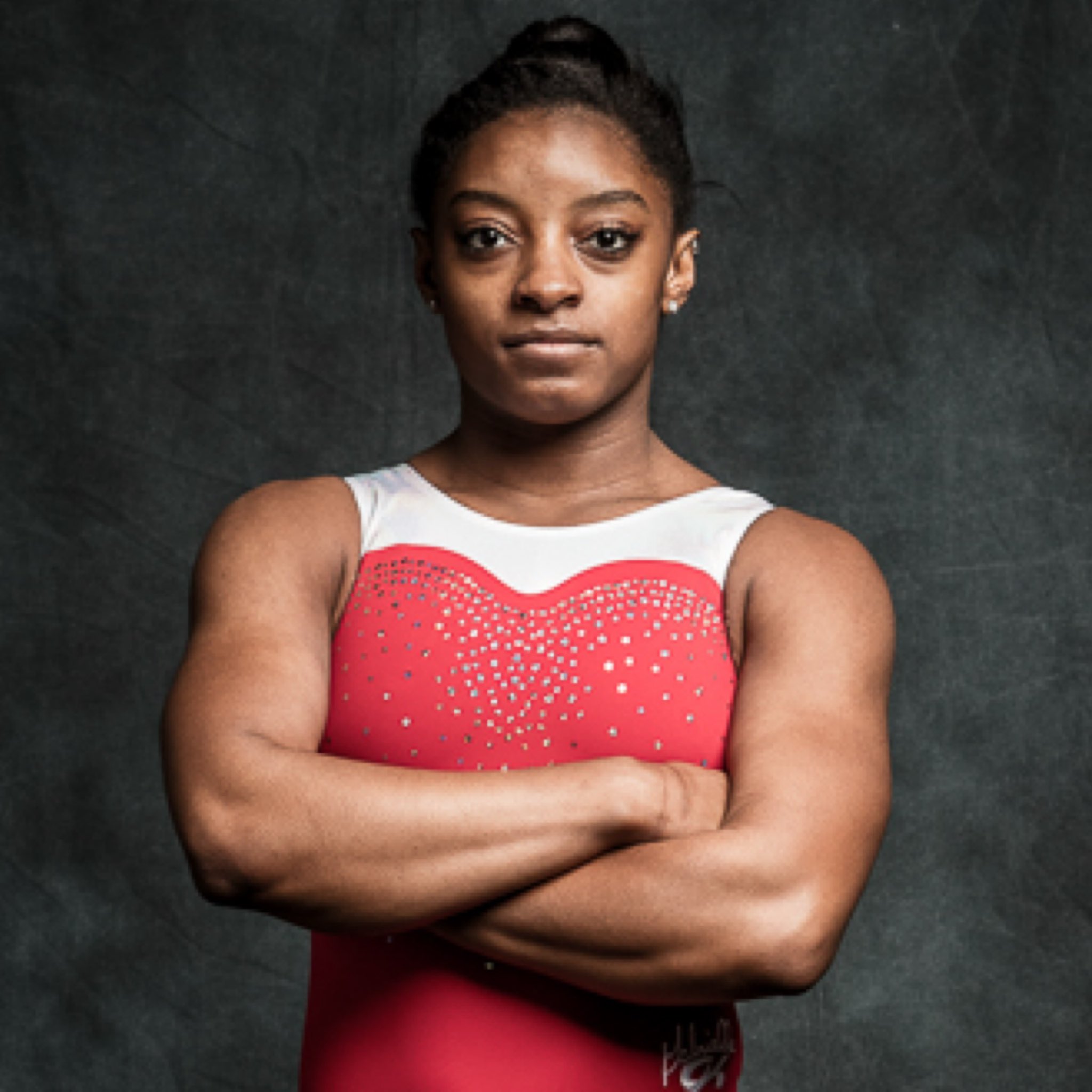 Danielle D'Souza Gill on X: "In 2018, Simone Biles revealed she "wore  sweaters or jackets all year long" due to being bullied for her muscles.  Last night, she attacked @Riley_Gaines_, claiming Riley