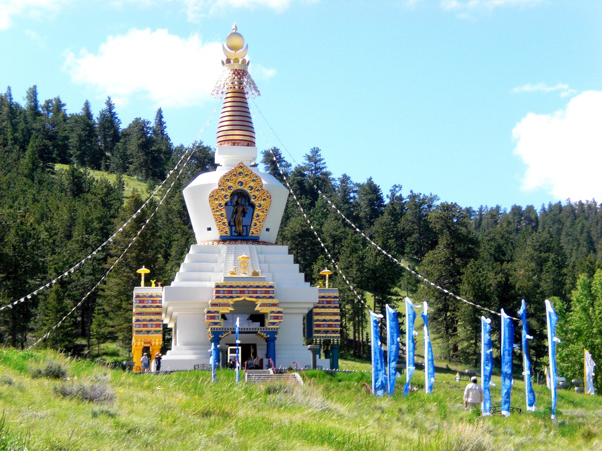 David Chapman (@meaningness) on Twitter photo ࿇ Today is the last day to register for the Evolving Ground Vajra Retreat, coming up in a month at the glorious Drala Mountain Center in Colorado.
࿇ I'll be co-leading the second part of this with <a href="/_awbery_/">Charlie Awbery</a> and <a href="/JaredJanes/">Jared Janes</a>. 🔗 Link for info and registration in reply tweet! ࿇ Today is the last day to register for the Evolving Ground Vajra Retreat, coming up in a month at the glorious Drala Mountain Center in Colorado.
࿇ I'll be co-leading the second part of this with <a href="/_awbery_/">Charlie Awbery</a> and <a href="/JaredJanes/">Jared Janes</a>. 🔗 Link for info and registration in reply tweet!