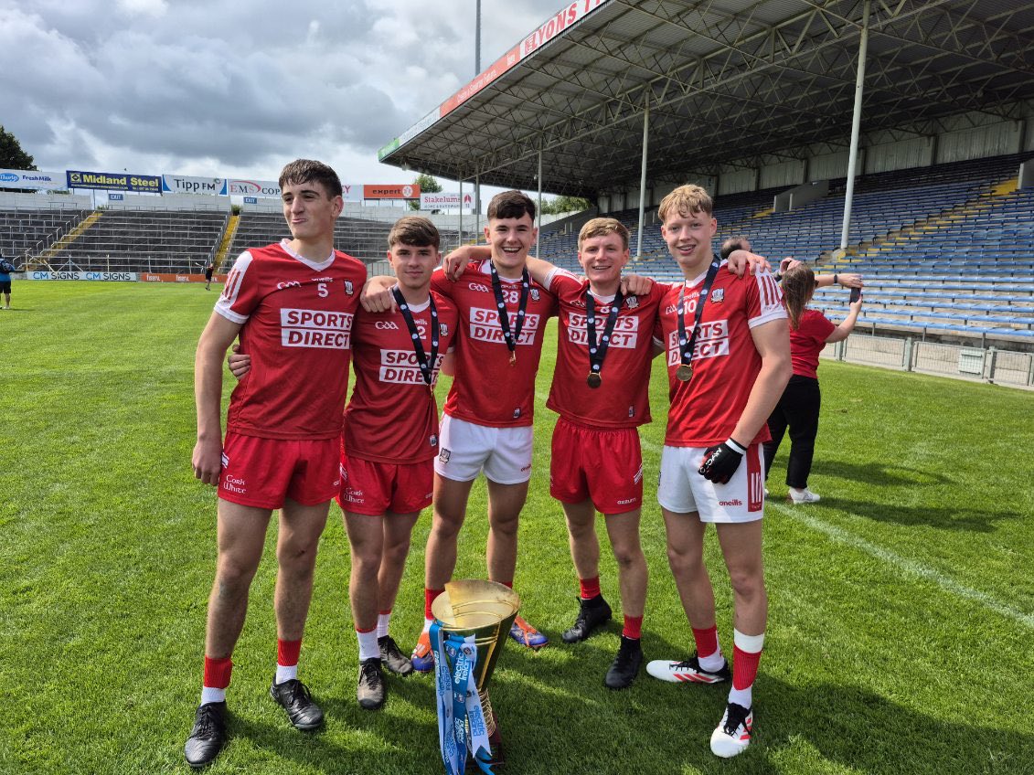 Gaelcholáiste Mhuire AG - Scoil Éamainn Rís (@gcmhuireag) on Twitter photo Comhghairdeas ollmhór le foireann Corcaigh Bán go háirthe Josh, Evan, Jack, Riain & Gabhán. Bua den scoth sa cluiche ceannais Corn Michael Hogan. Seaimpíní Uile Éireann. Maith sibh go léir. <a href="/OfficialCorkGAA/">Cork GAA</a> <a href="/SeandunGAA/">Seandún GAA</a> <a href="/CorkGDC_MickH/">Cork GDC Michael Hennessy</a> <a href="/GlenRovers_/">Glen Rovers</a> <a href="/NaPiarsaighCork/">NaPiarsaighCorcaigh</a> Comhghairdeas ollmhór le foireann Corcaigh Bán go háirthe Josh, Evan, Jack, Riain & Gabhán. Bua den scoth sa cluiche ceannais Corn Michael Hogan. Seaimpíní Uile Éireann. Maith sibh go léir. <a href="/OfficialCorkGAA/">Cork GAA</a> <a href="/SeandunGAA/">Seandún GAA</a> <a href="/CorkGDC_MickH/">Cork GDC Michael Hennessy</a> <a href="/GlenRovers_/">Glen Rovers</a> <a href="/NaPiarsaighCork/">NaPiarsaighCorcaigh</a>