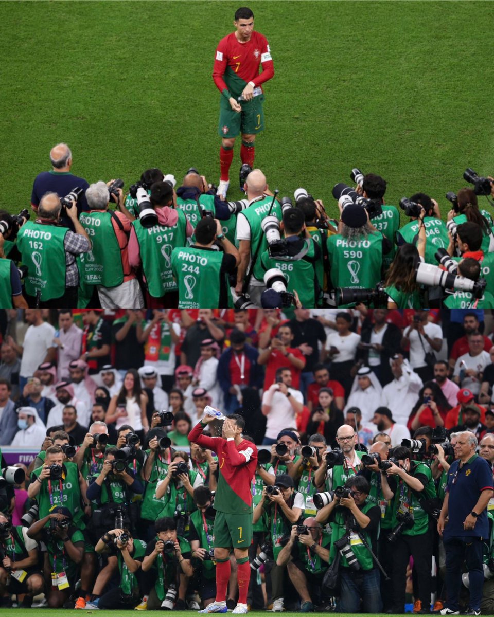 راح يشرب مويه ، مئات العدسات ترصده وكأنه ترصد ظاهرة القمر العملاق بكبد السماء .. !

هذا هو كابتن نادي النصر السعودي الاسطورة #رونالدو .. 💛💙🫶

عرفتوا ليه ياجمهور النصر يبغونه بناديهم