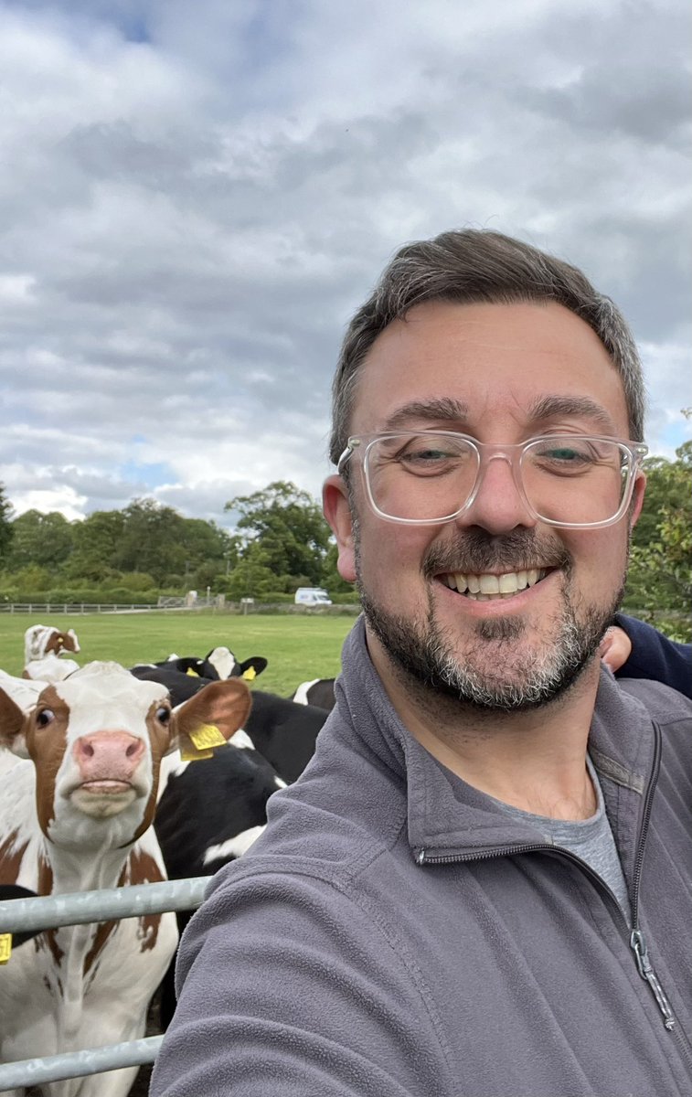Photo bombed by a cow 🐄😆