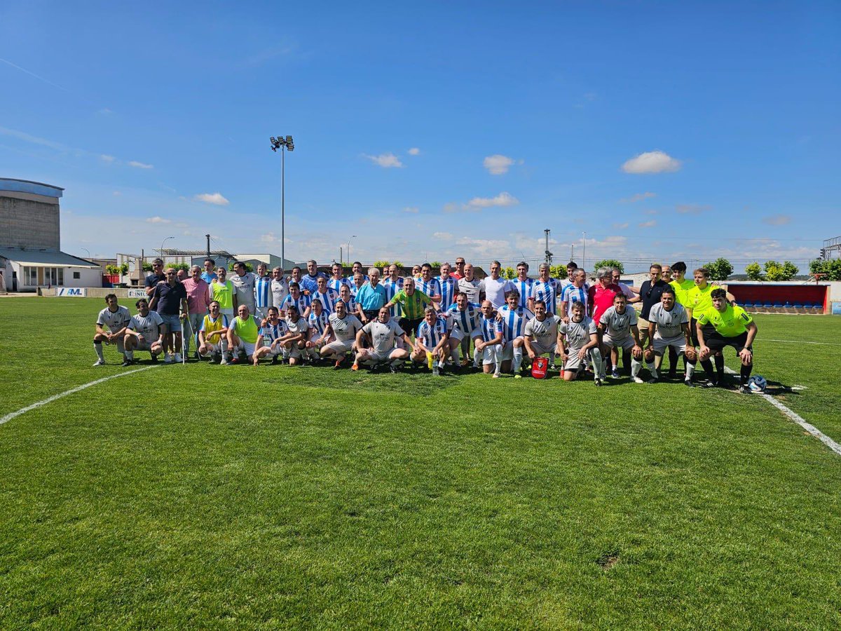 El regreso

Veteranos <a href="/cdribaforada/">C. D. Ribaforada</a> vs <a href="/Osasuna/">C. A. OSASUNA</a> 

Gracias <a href="/Luismi_Chaverri/">Luis Miguel Chaverri</a>