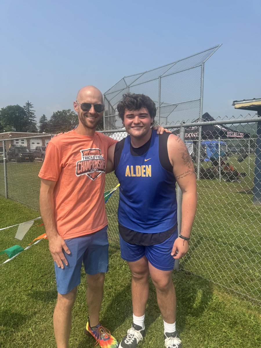 AldenTrack's tweet image. HE DID IT! 💪🔥
Robbie’s senior year just got legendary — 1st place at the state qualifier meet and now he’s headed to STATES! 🏅👏
All the hard work, and relentless grind paid off. Let’s go, Robbie!! 🚀
