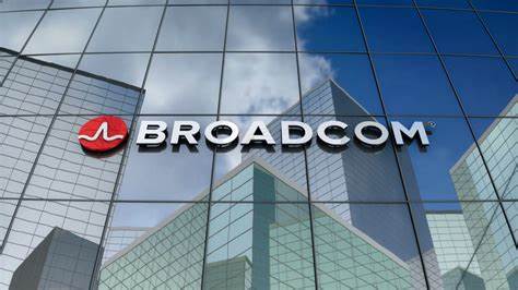 Broadcom $AVGO Q2 2025 delivers stellar performance this quarter! 🚀

Total Revenue: $15B (⬆️ 20% YoY)
Adjusted EBITDA: $10B (⬆️ 35% YoY)
AI Semiconductor Revenue: Over $4.4B (⬆️ 46% YoY) - The AI boom is REAL!
Infrastructure Software Revenue: $6.6B (⬆️ 25% YoY)
Gross Margin: